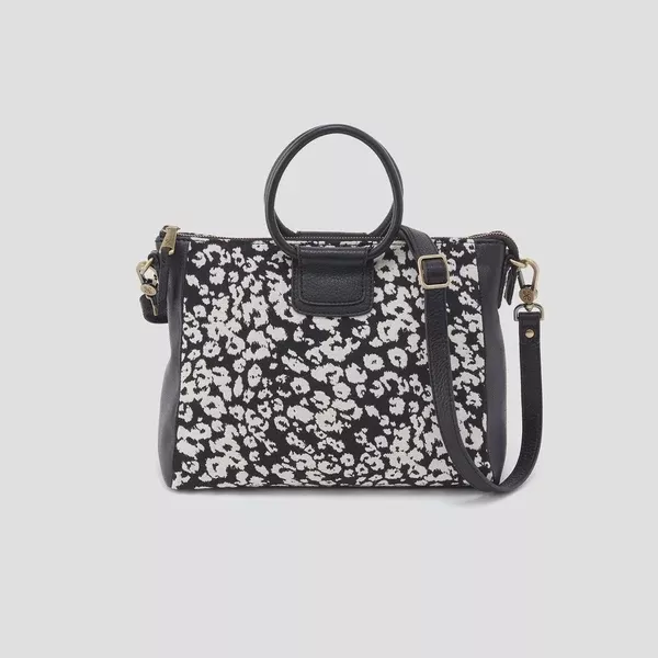 Hobo Sheila Medium Purse / Bl/White