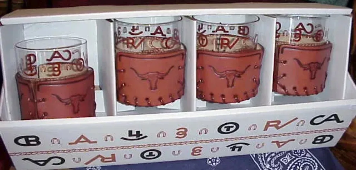 Set of 4 HiBall glasses with leather coasters