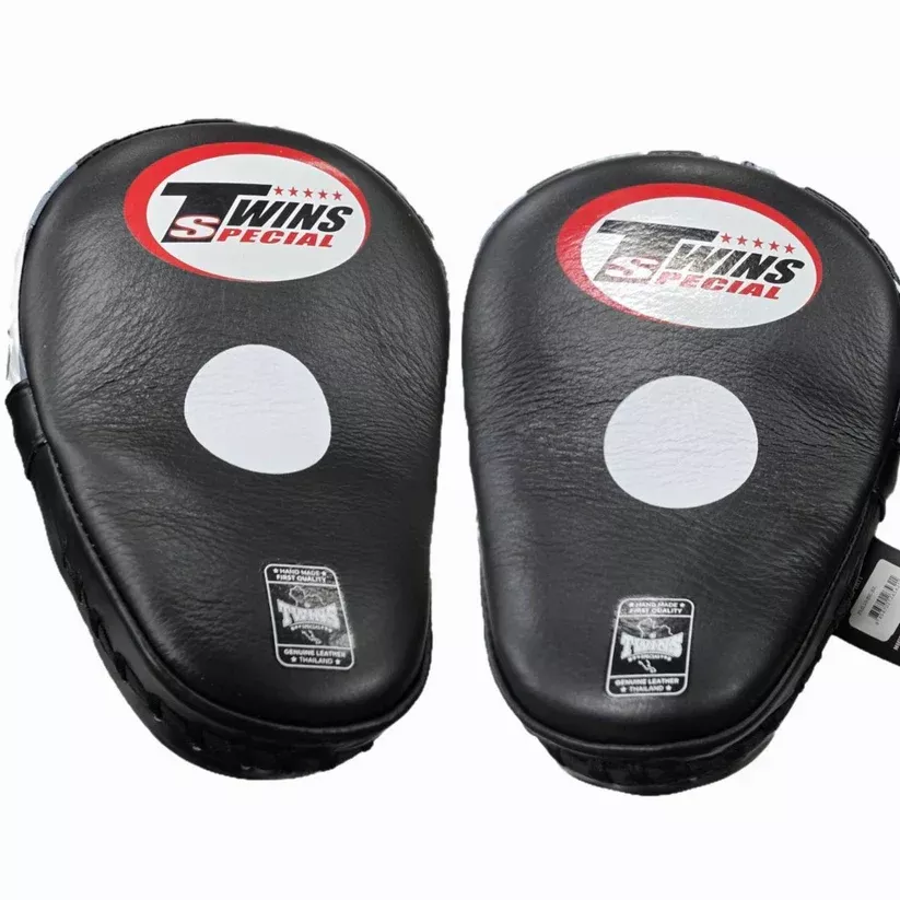 Twins PML10 Focus Mitts – Black | KickPunchElbow