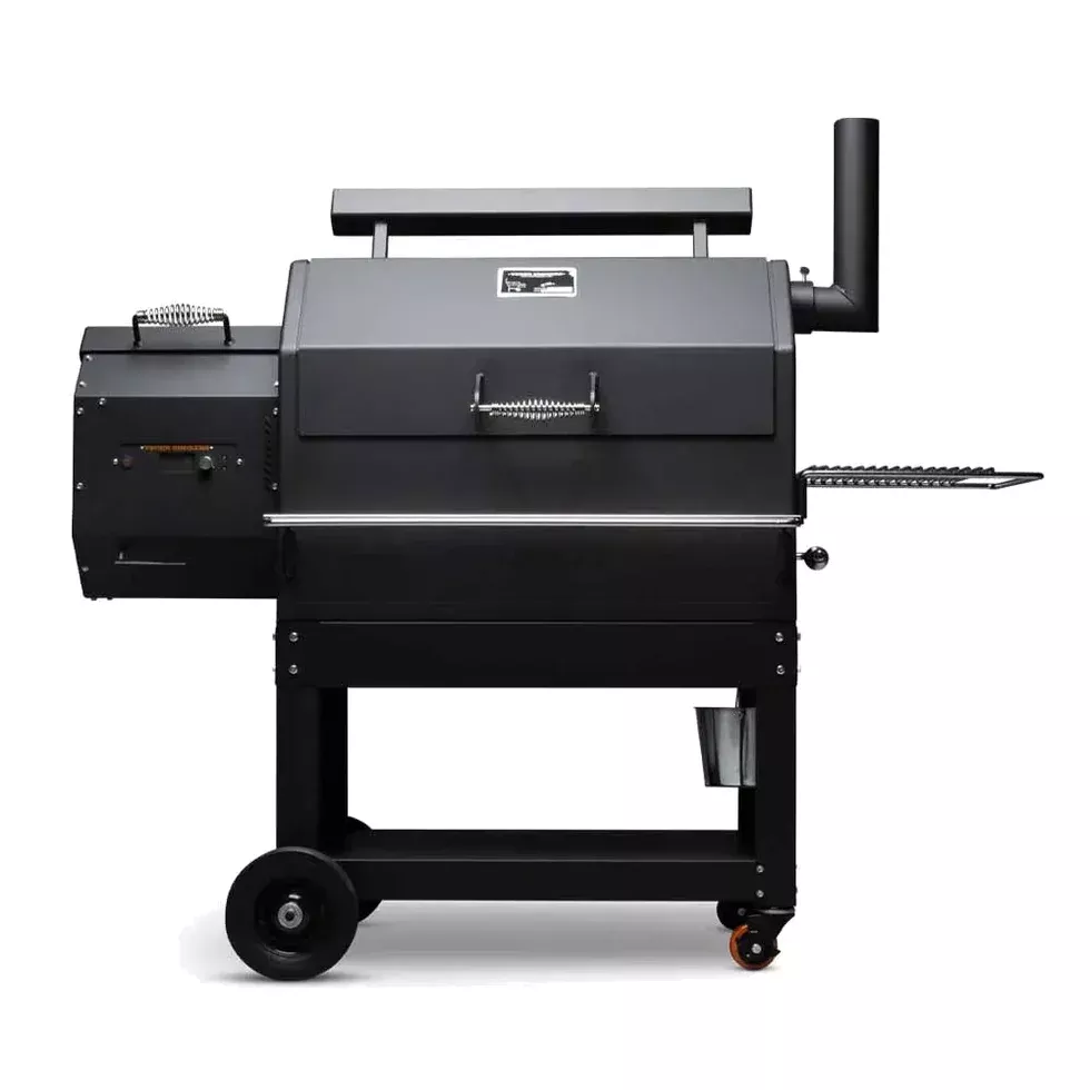Yoder Smokers 640S with Wire Shelves